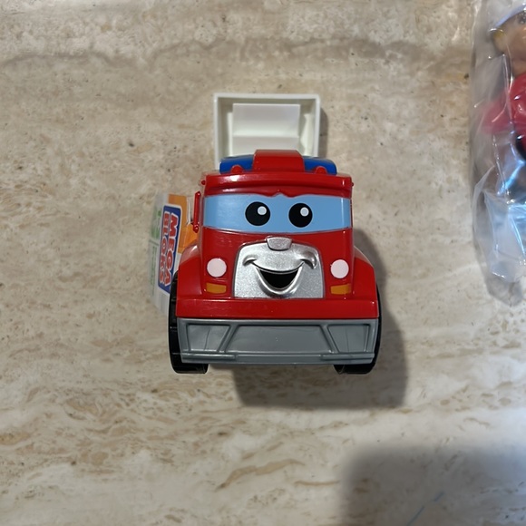 BOYS MEGA BLOCKS BUNDLE (4 ITEMS) - Picture 8 of 12